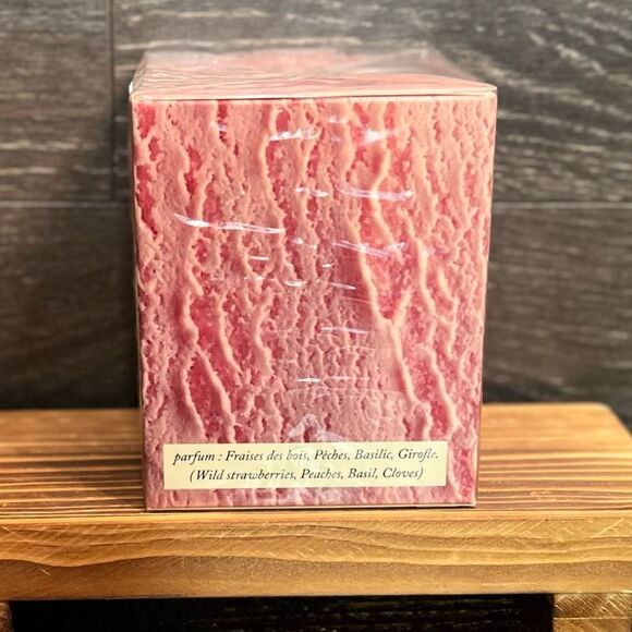 Maison La Bougie Paris Sorbet Candle in Rose, glacé & fraise. 6.34 ounces, NIB! - Picture 5 of 9